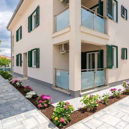 Divine Apartments Baska  Bagian luar foto