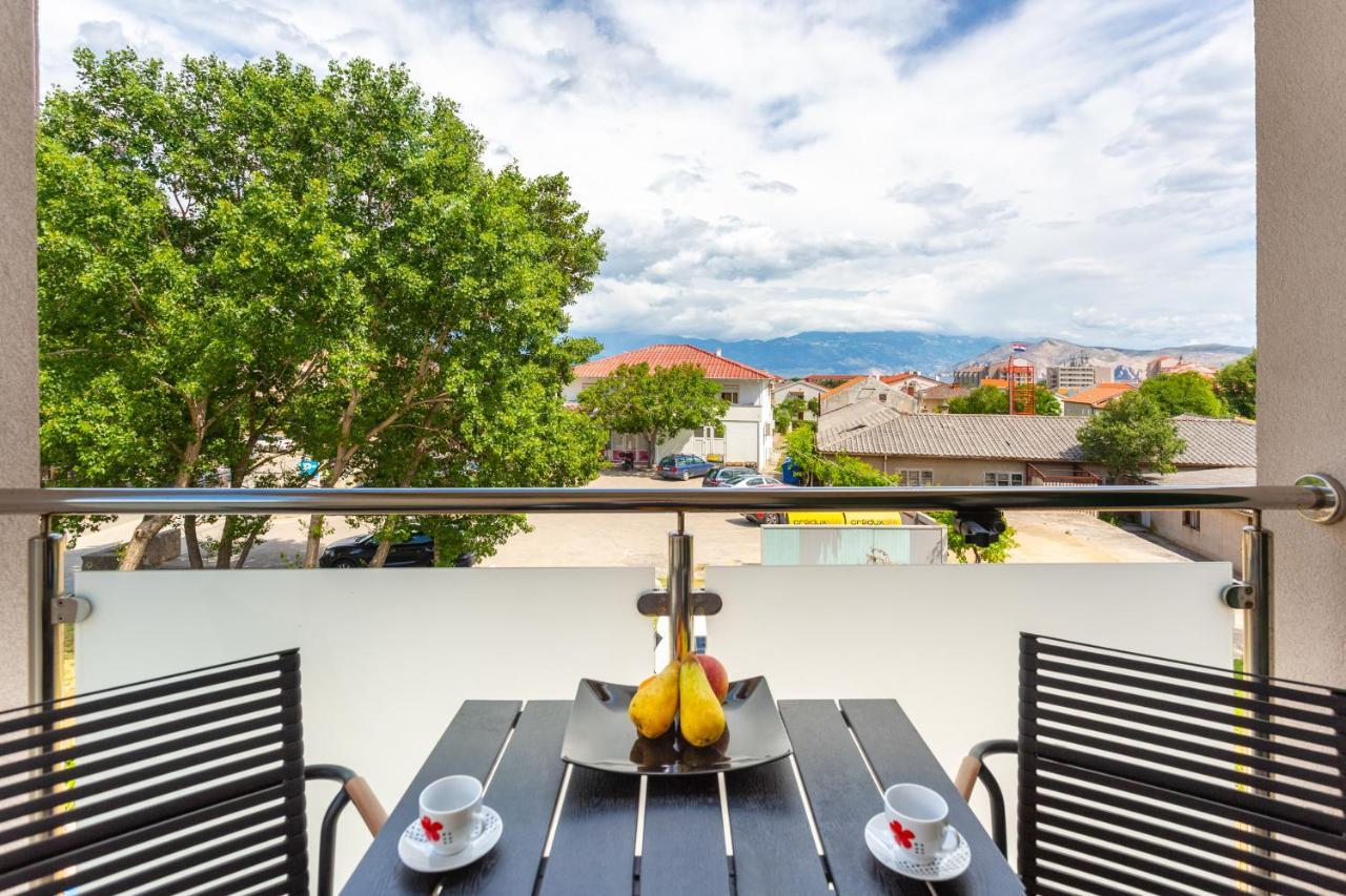 Divine Apartments Baska  Bagian luar foto