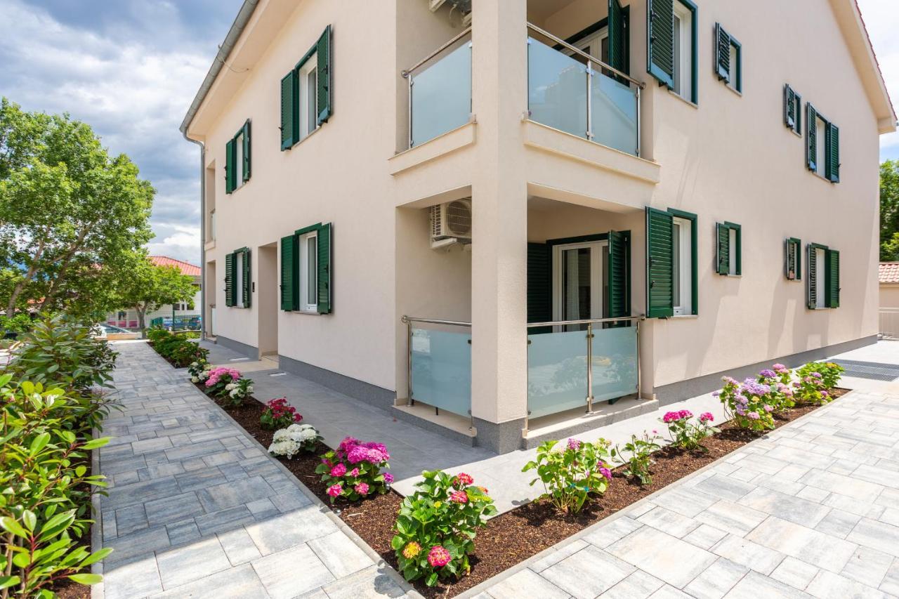 Divine Apartments Baska  Bagian luar foto