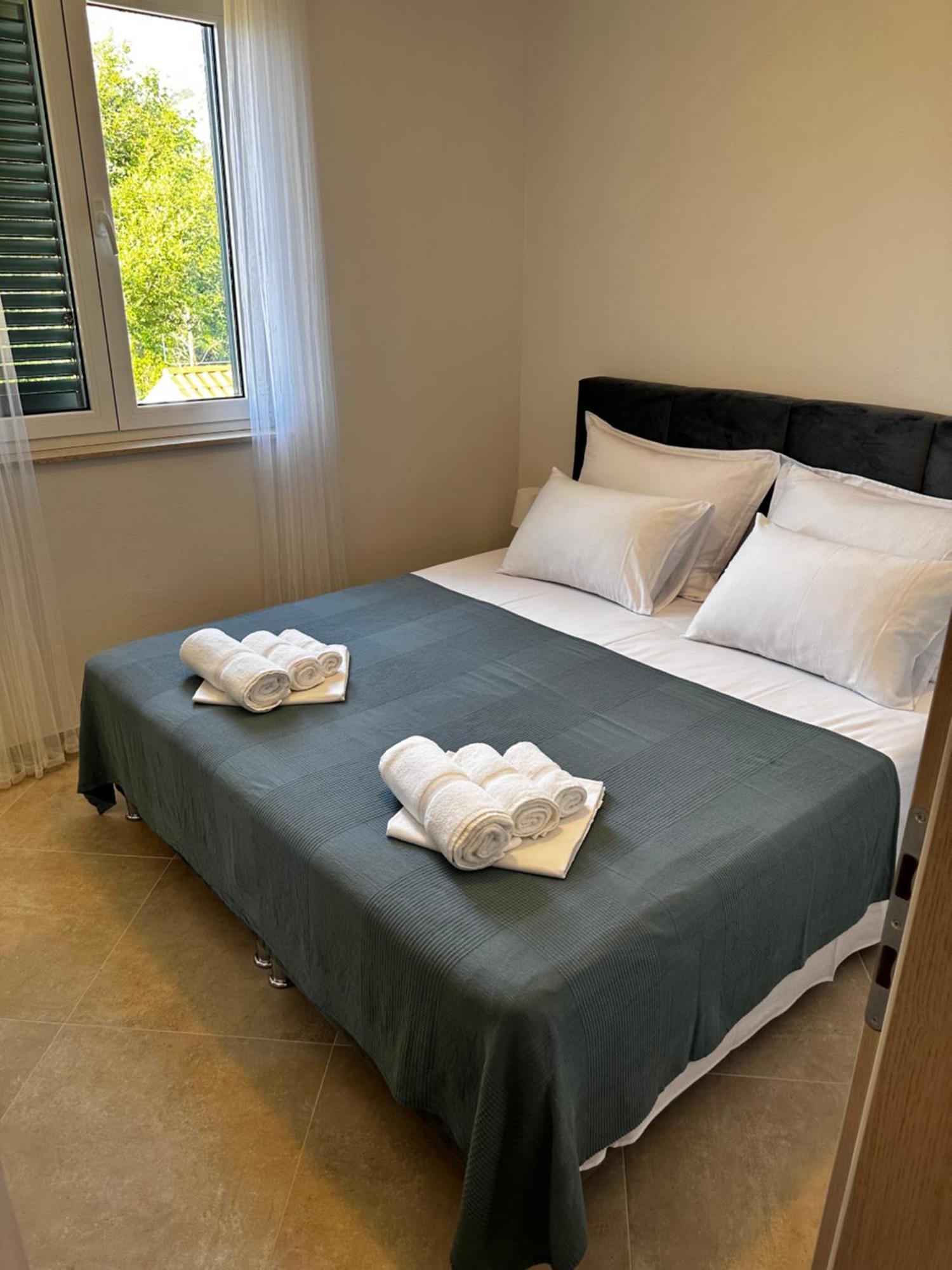 Divine Apartments Baska  Bagian luar foto