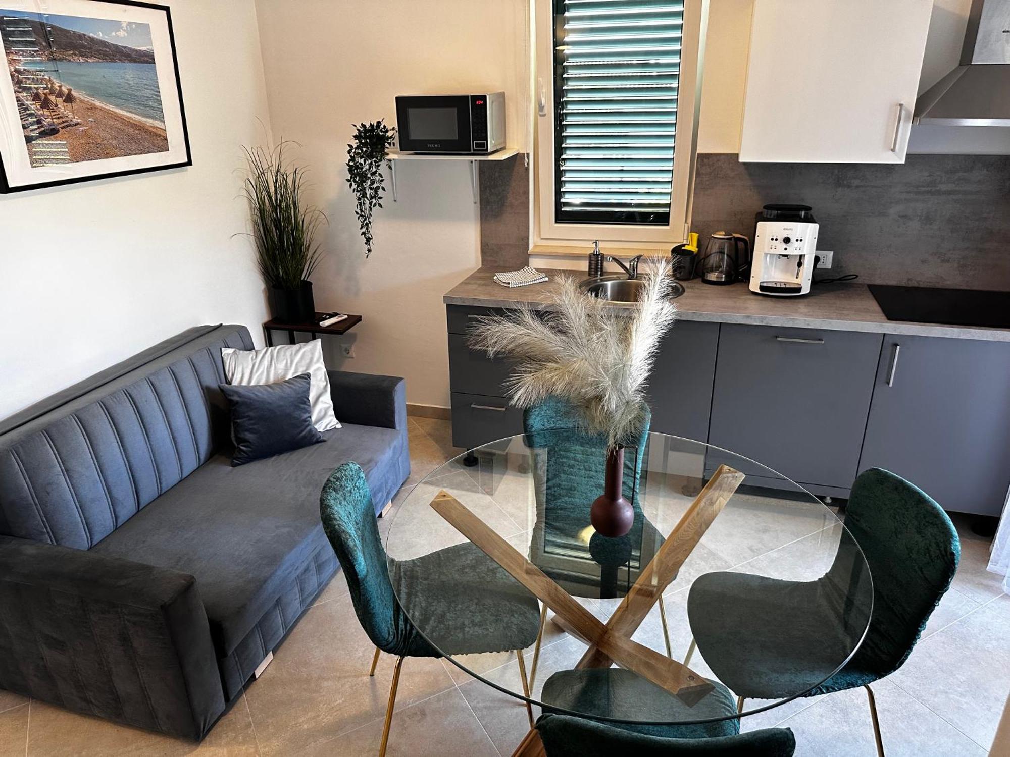 Divine Apartments Baska  Bagian luar foto