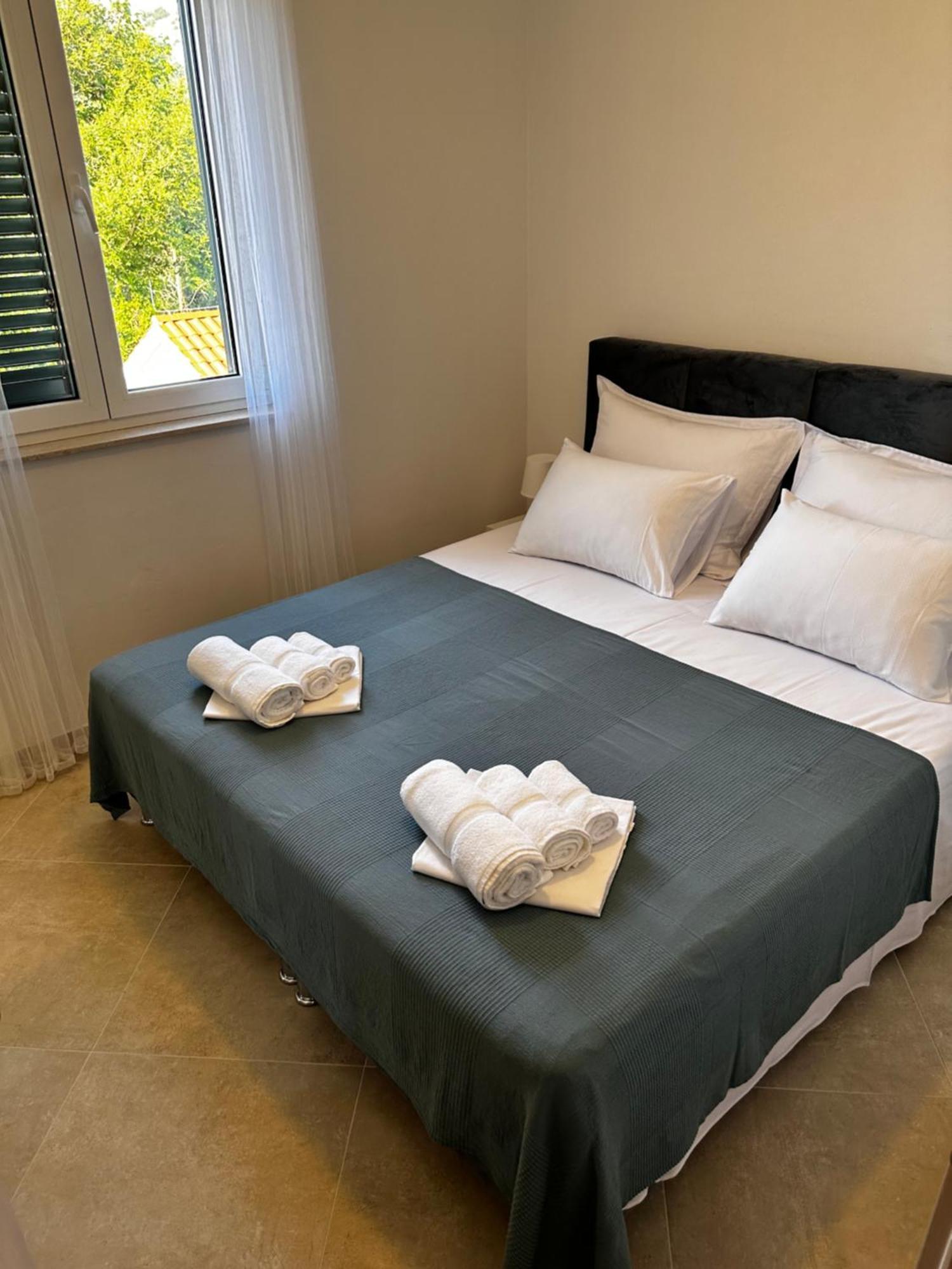 Divine Apartments Baska  Bagian luar foto