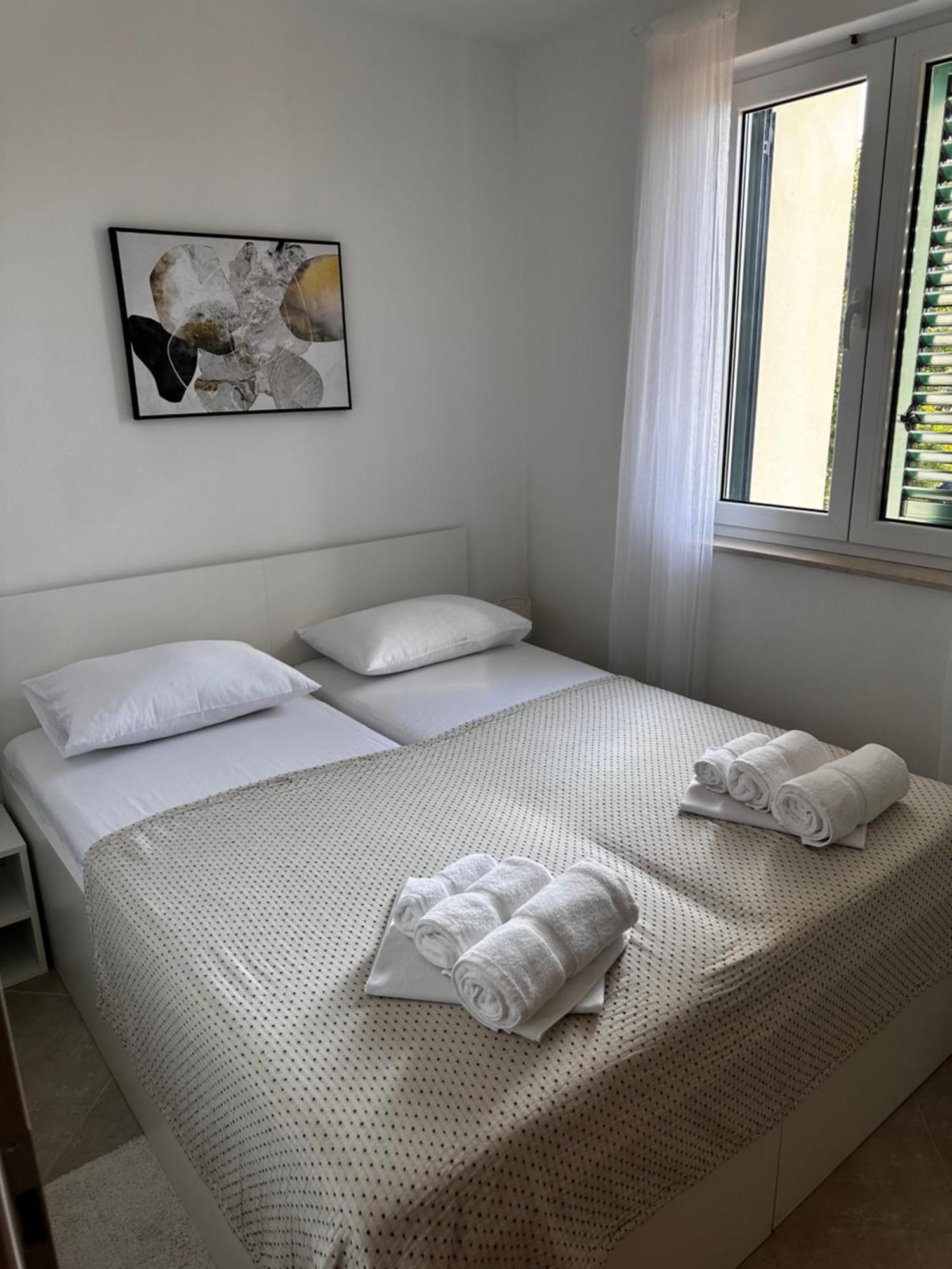Divine Apartments Baska  Bagian luar foto
