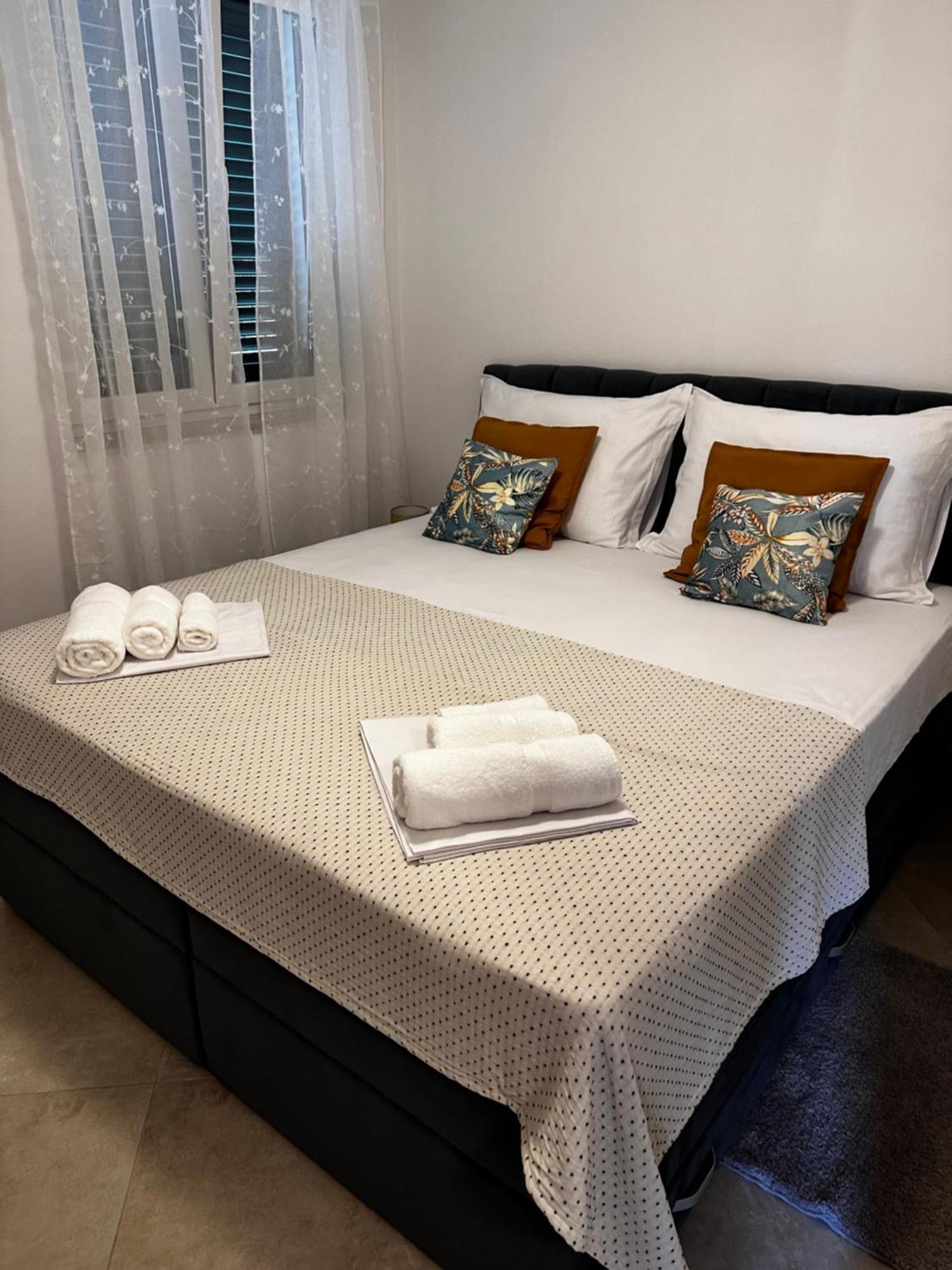 Divine Apartments Baska  Bagian luar foto