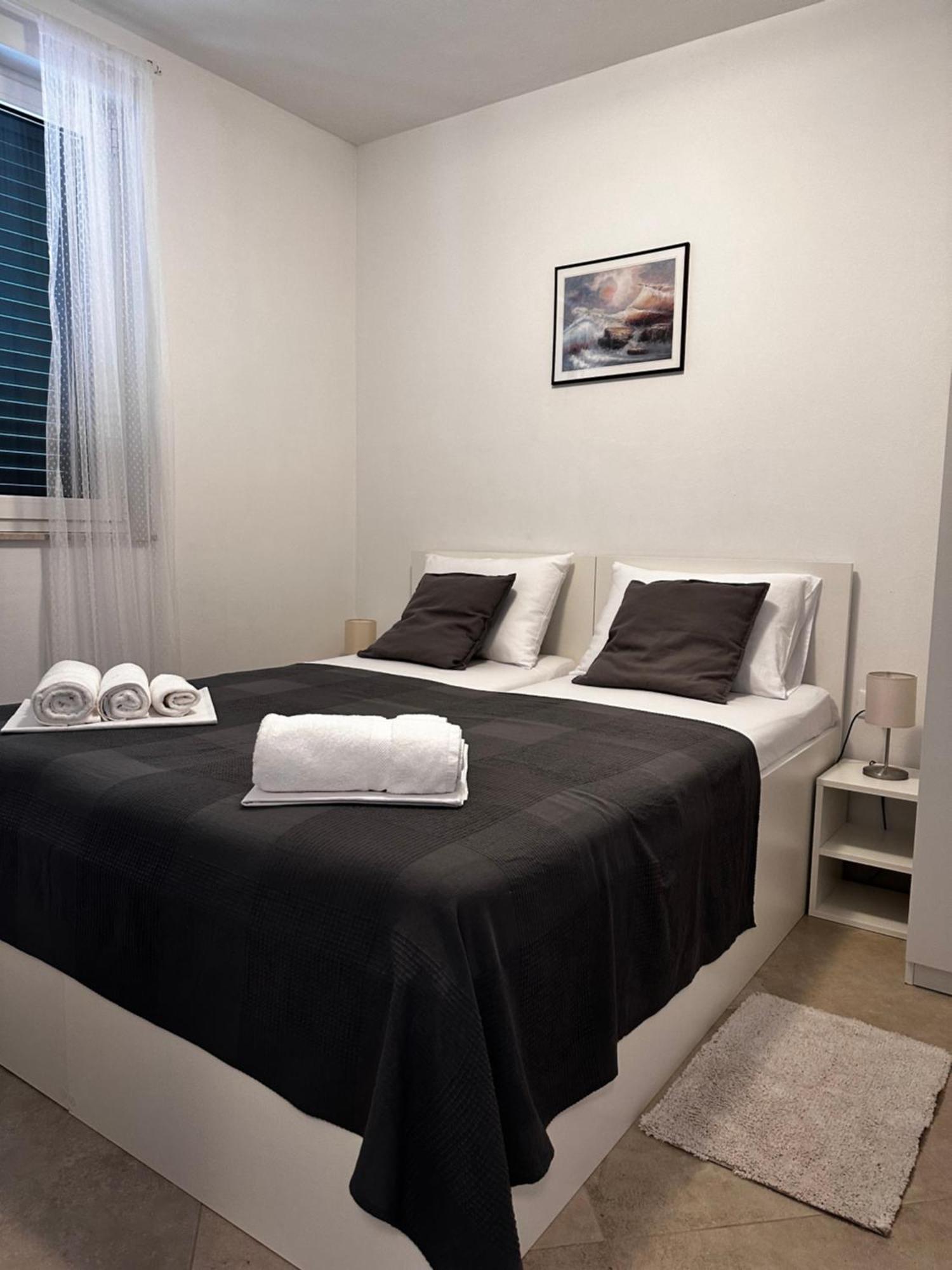 Divine Apartments Baska  Bagian luar foto
