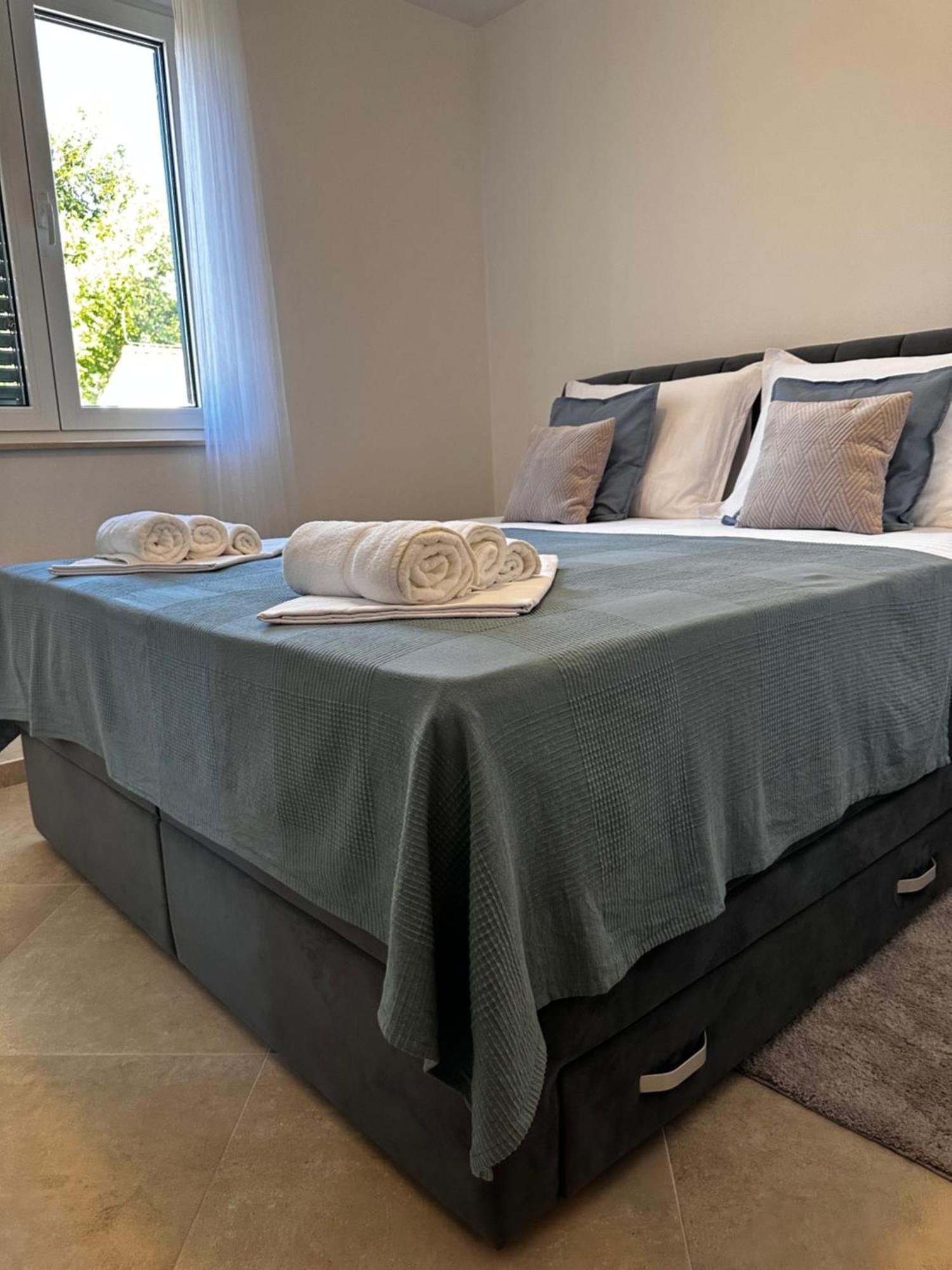 Divine Apartments Baska  Bagian luar foto