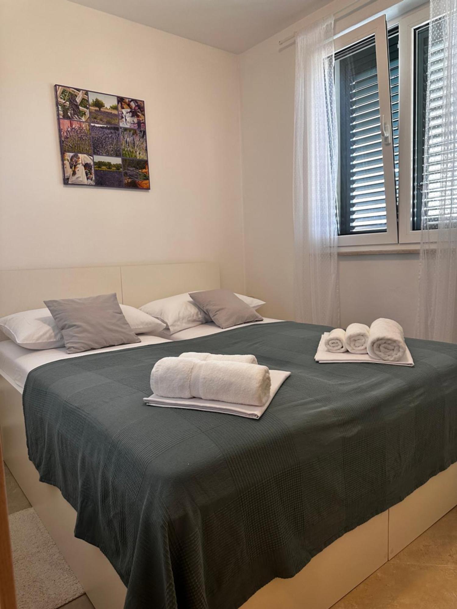 Divine Apartments Baska  Bagian luar foto