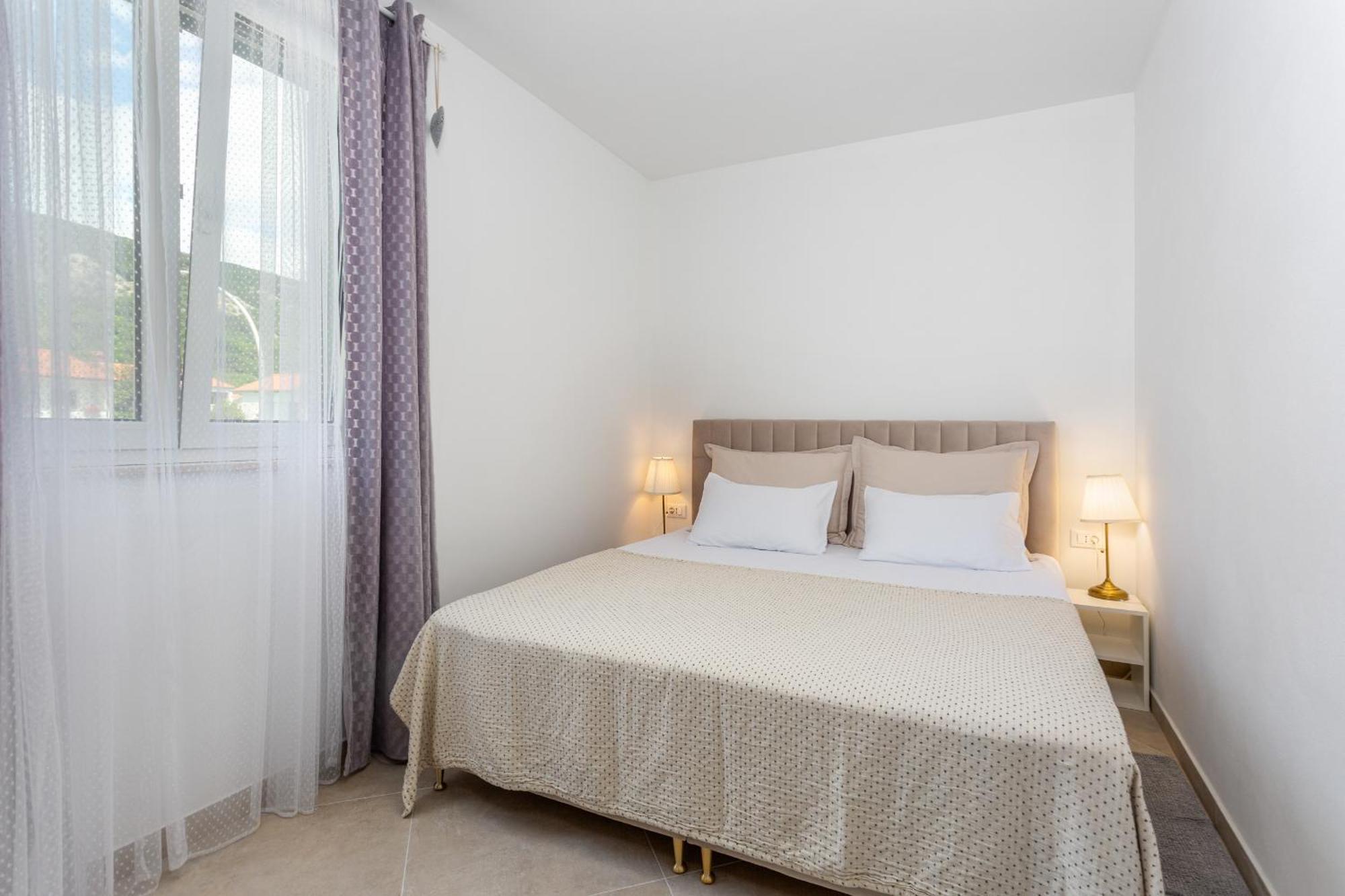 Divine Apartments Baska  Bagian luar foto